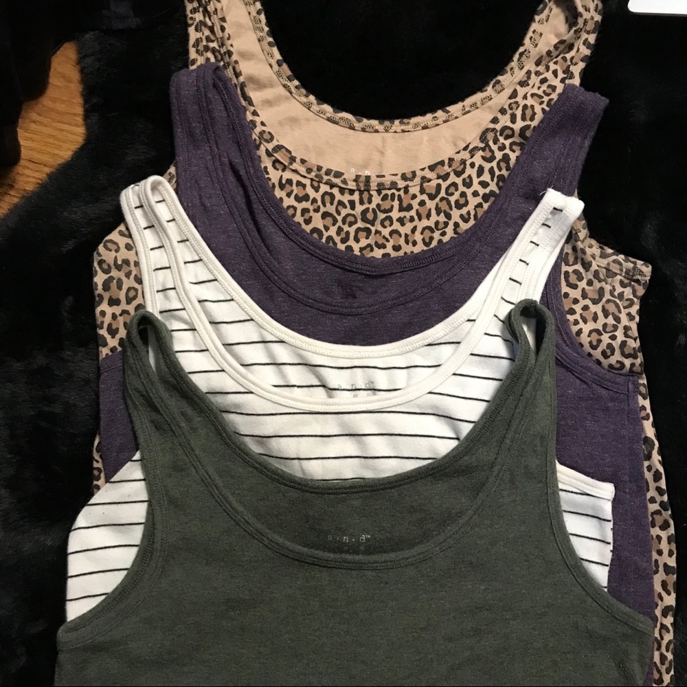 A new day tank top bundle (free gift) sz XL